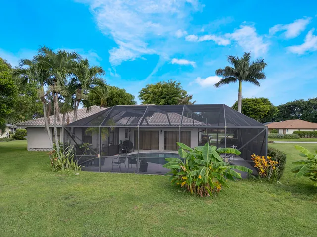 $575,000 | 7431 Hazelwood Circle, Lake Worth, FL 33467