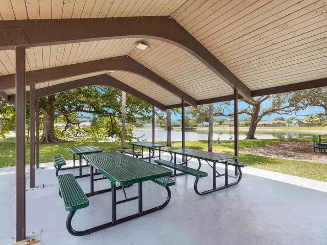 $575,000 | 7431 Hazelwood Circle, Lake Worth, FL 33467