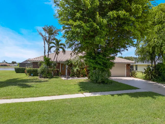 $575,000 | 7431 Hazelwood Circle, Lake Worth, FL 33467