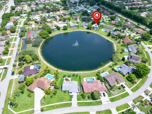 $575,000 | 7431 Hazelwood Circle, Lake Worth, FL 33467
