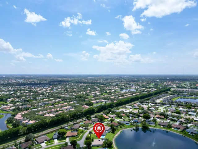 $575,000 | 7431 Hazelwood Circle, Lake Worth, FL 33467
