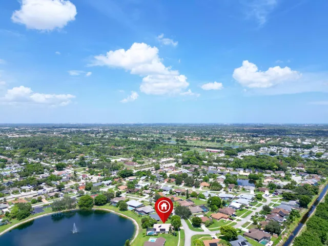 $575,000 | 7431 Hazelwood Circle, Lake Worth, FL 33467