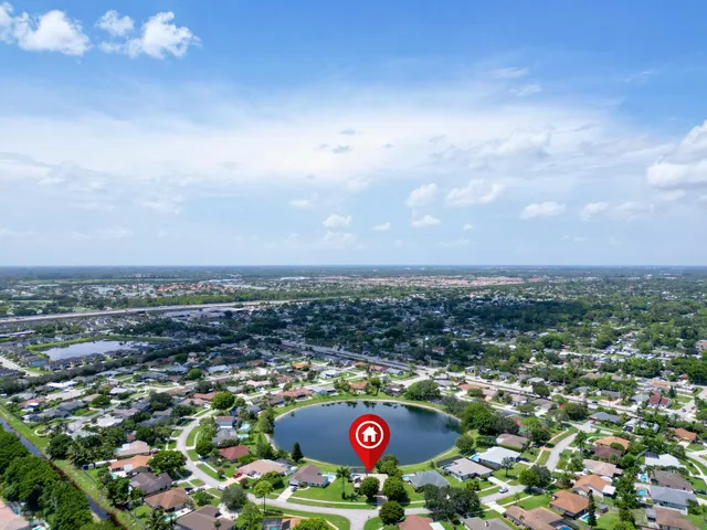 $575,000 | 7431 Hazelwood Circle, Lake Worth, FL 33467