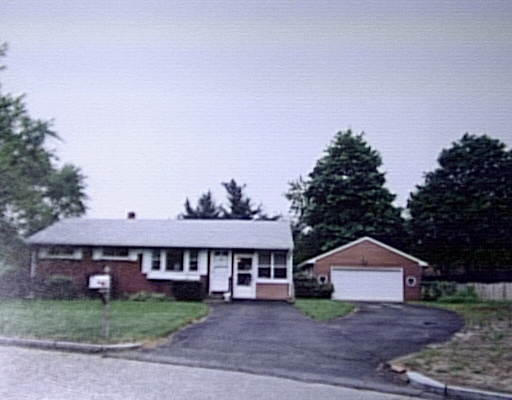 27 Sunset Drive Springfield, MA 01109 - Photo 1 of 1 Gallery Image 1
