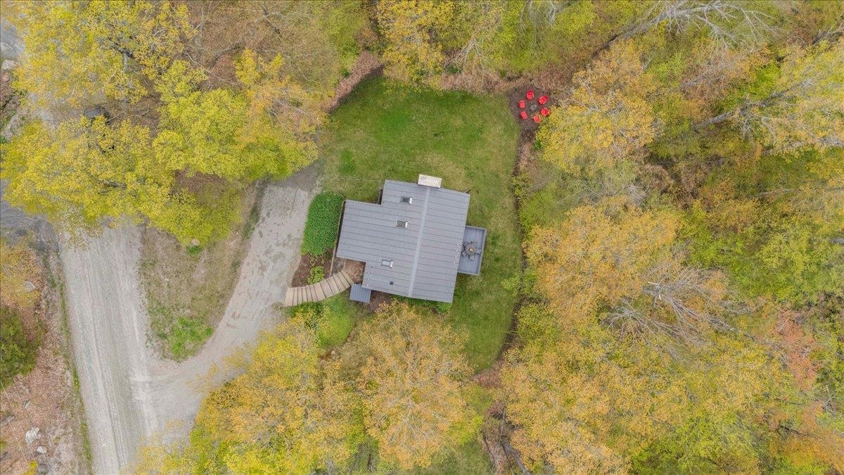 6 Roundtree Road Winhall, VT 05340 - Photo 26 of 28