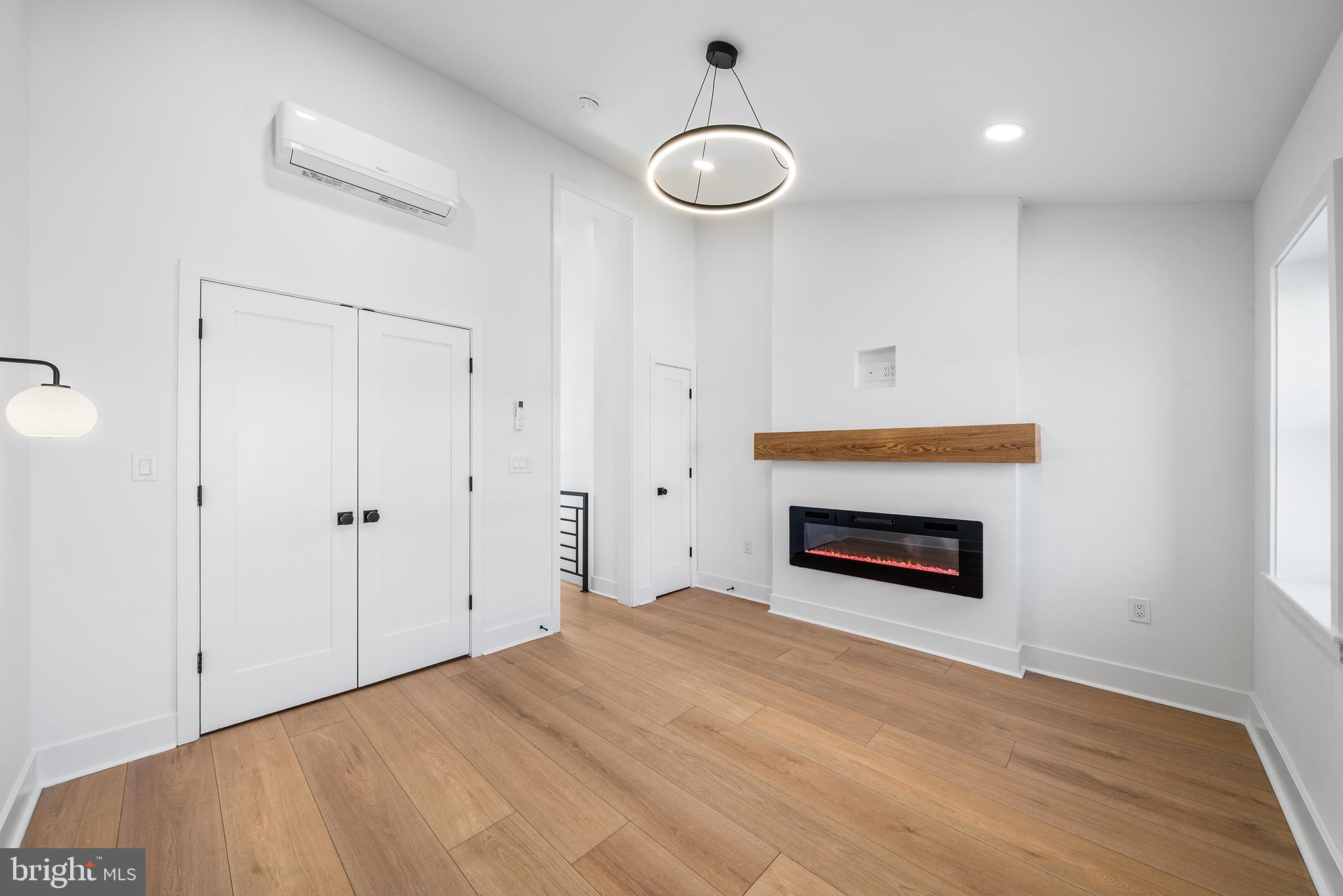 714 Earp Street Philadelphia, PA 19147 - Photo 6 of 30 3rd Floor - Master Bedroom