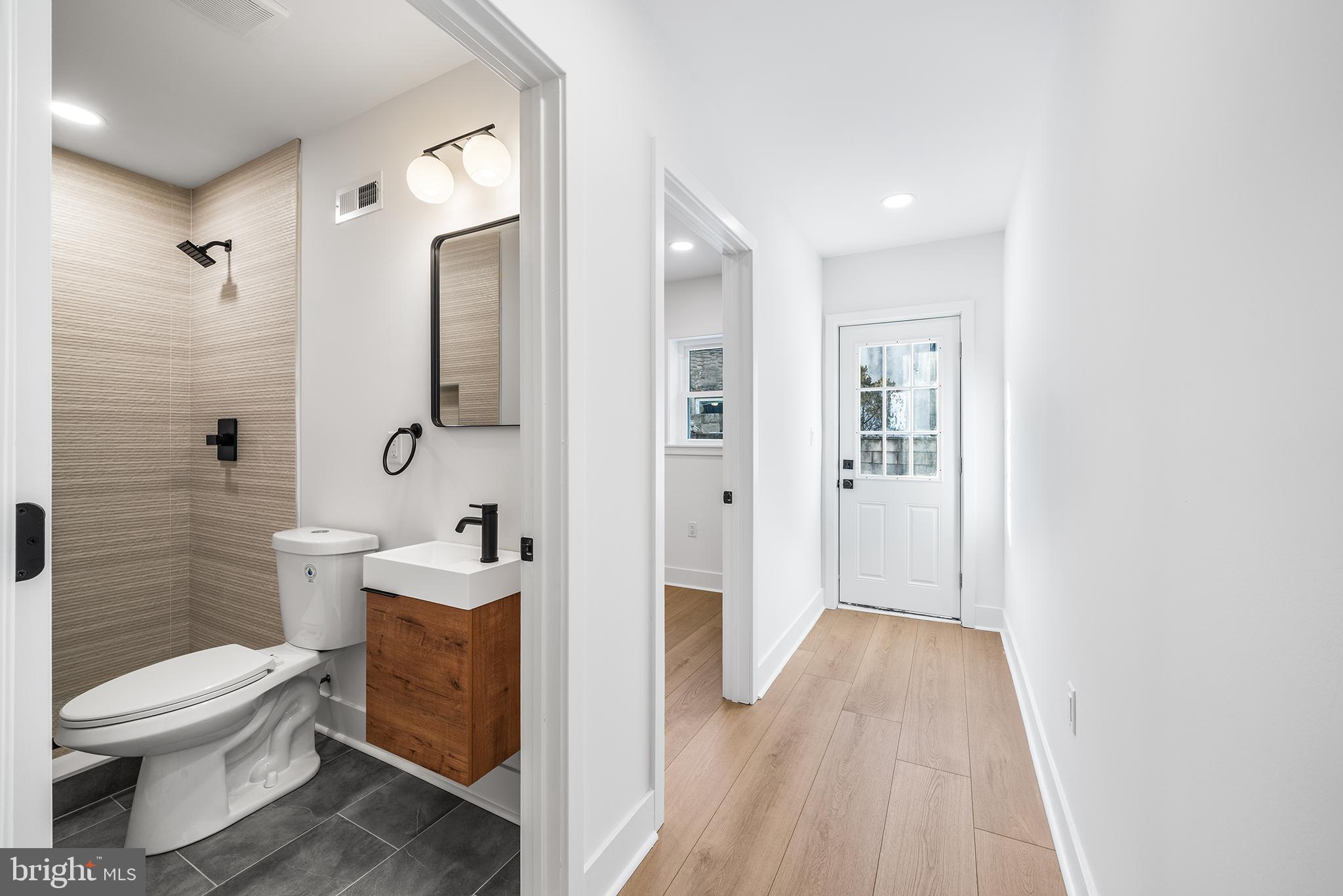 714 Earp Street Philadelphia, PA 19147 - Photo 9 of 30 1st Floor - Hallway