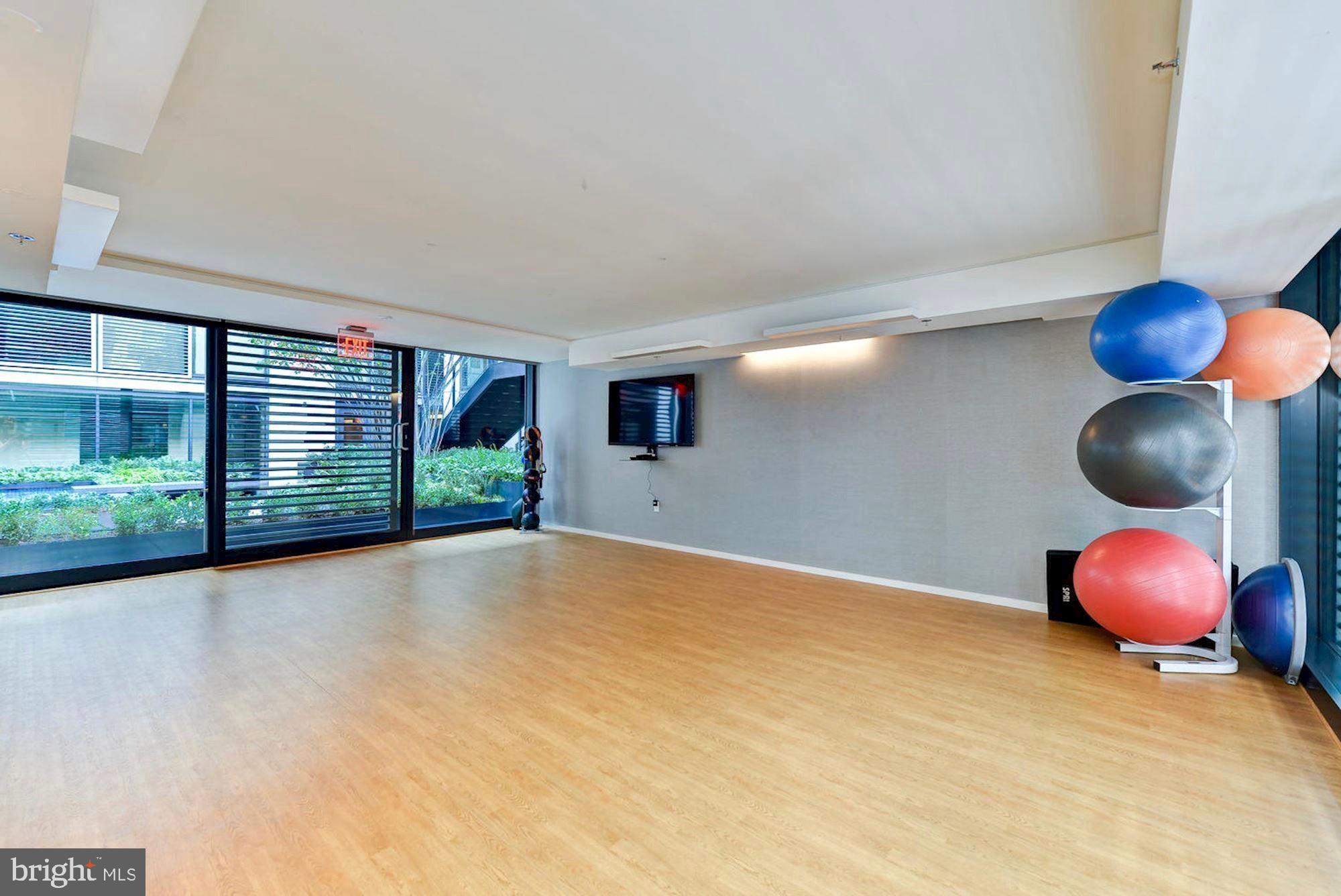 925 H Street Northwest, Unit 702 Washington, DC 20001 - Photo 12 of 19