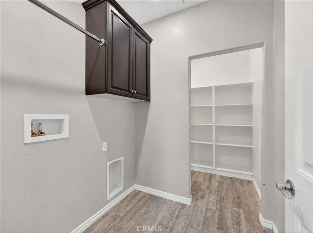 33320 Kilroy Road Temecula, CA 92592 - Photo 39 of 75 Laundry Room