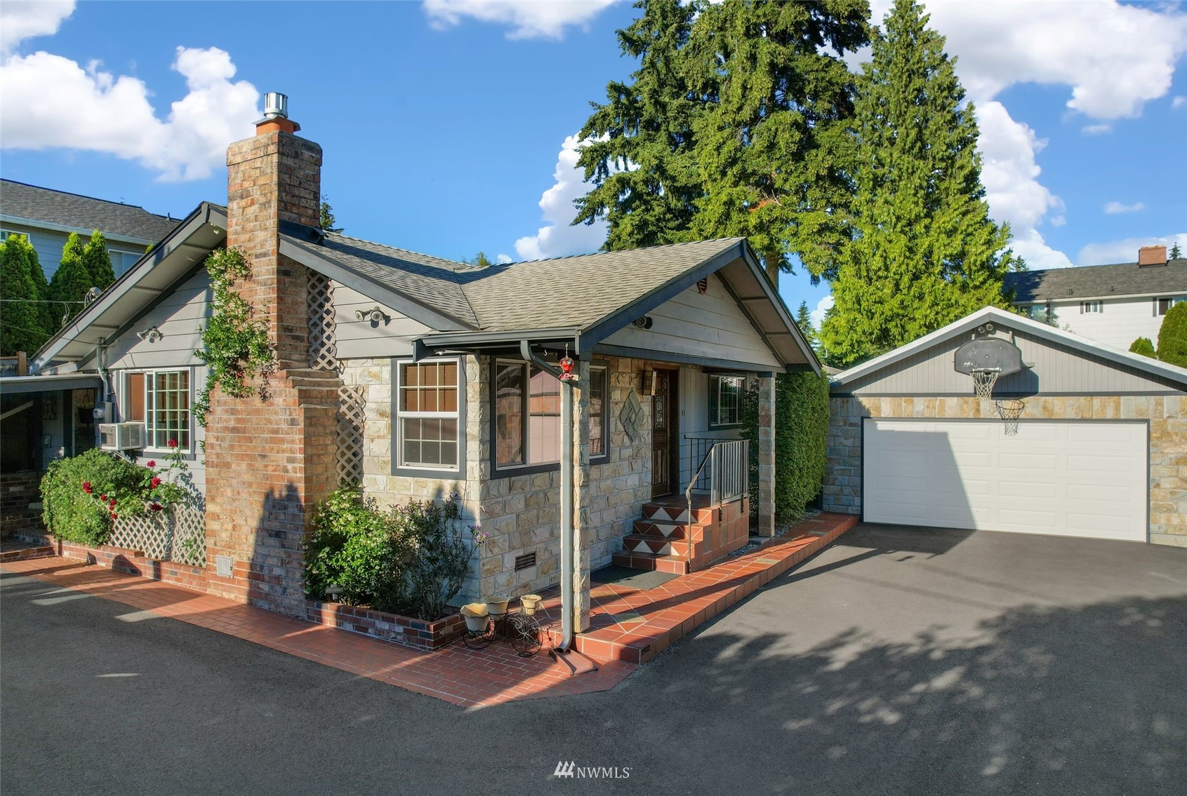 1932 Northeast 20th Street Renton, WA 98056 - Photo 1 of 40 Gallery Image 1