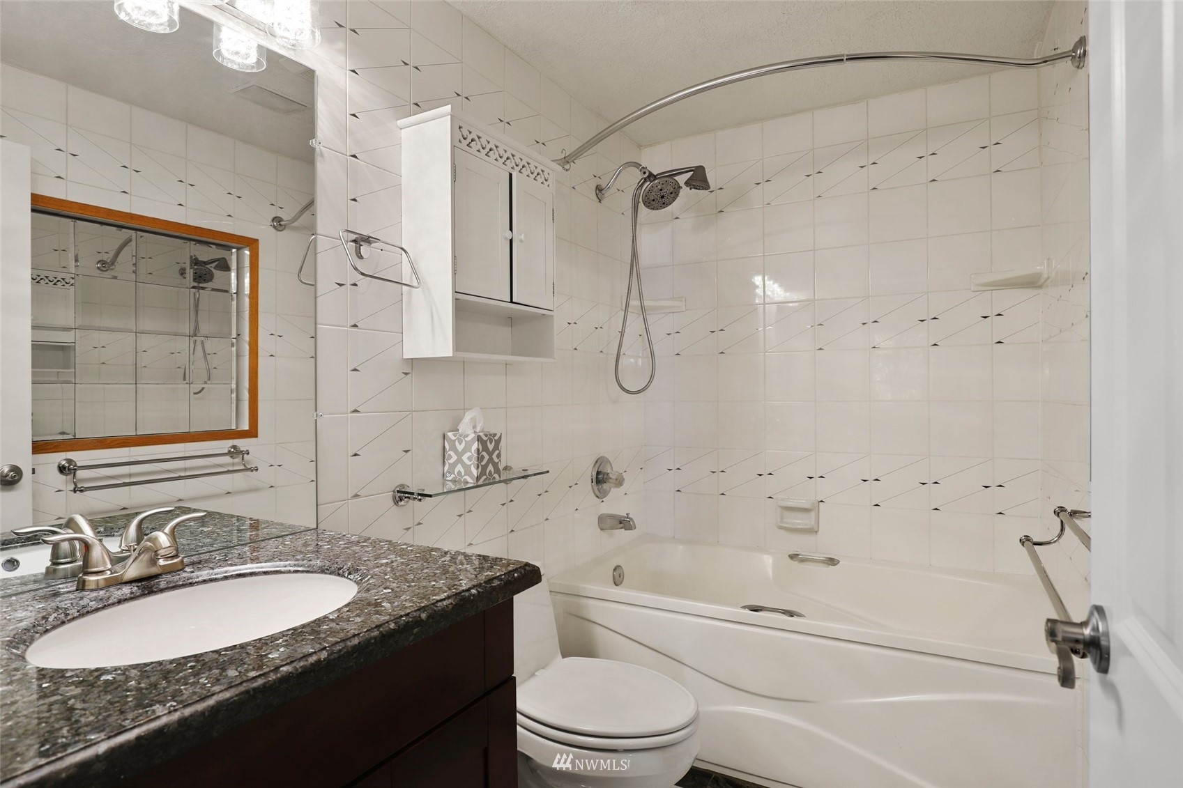 1932 Northeast 20th Street Renton, WA 98056 - Photo 11 of 40 Gallery Image 11