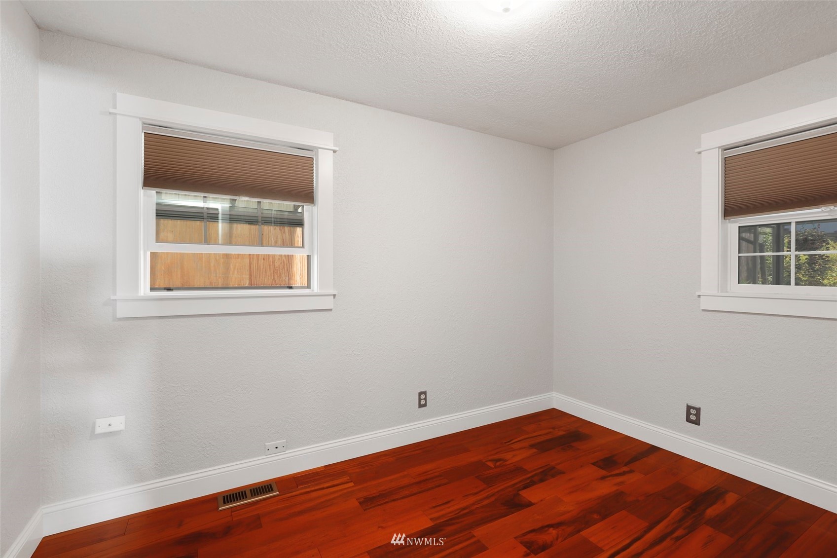 1932 Northeast 20th Street Renton, WA 98056 - Photo 14 of 40 Gallery Image 14