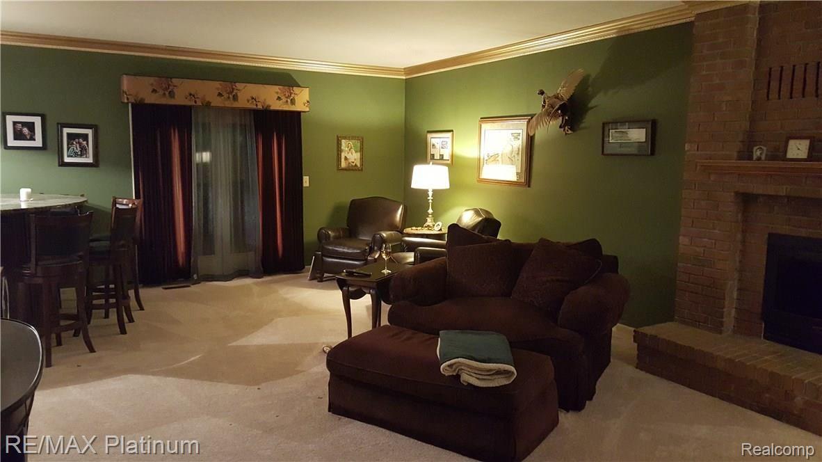 7134 Bergin Road Howell, MI 48843 - Photo 3 of 20 20151118_175904 (2).jpg