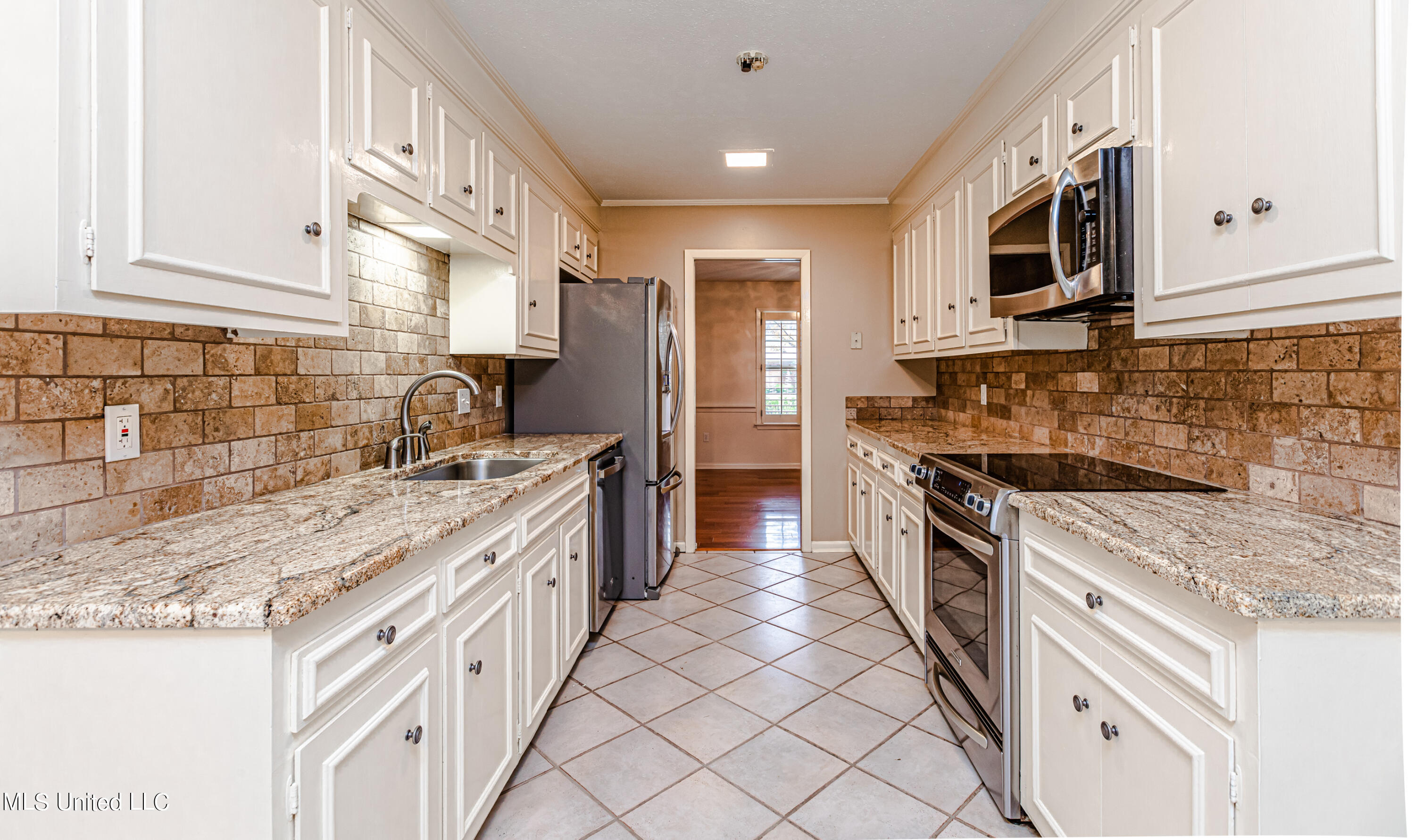 5435 Red Fox Road Jackson, MS 39211 - Photo 9 of 37 926A2314