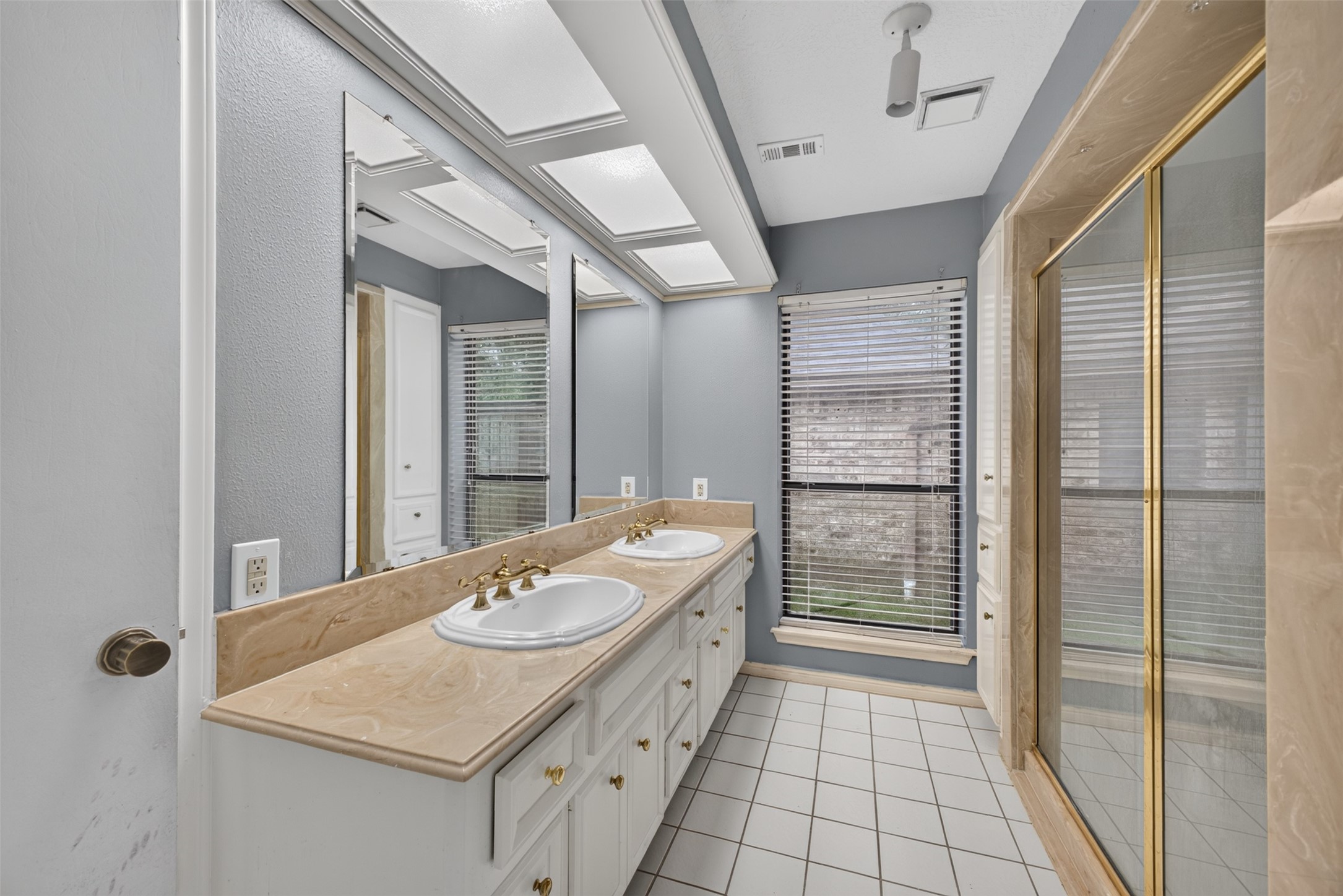 8819 Mile Run Road Humble, TX 77346 - Photo 16 of 19 Primary Bath