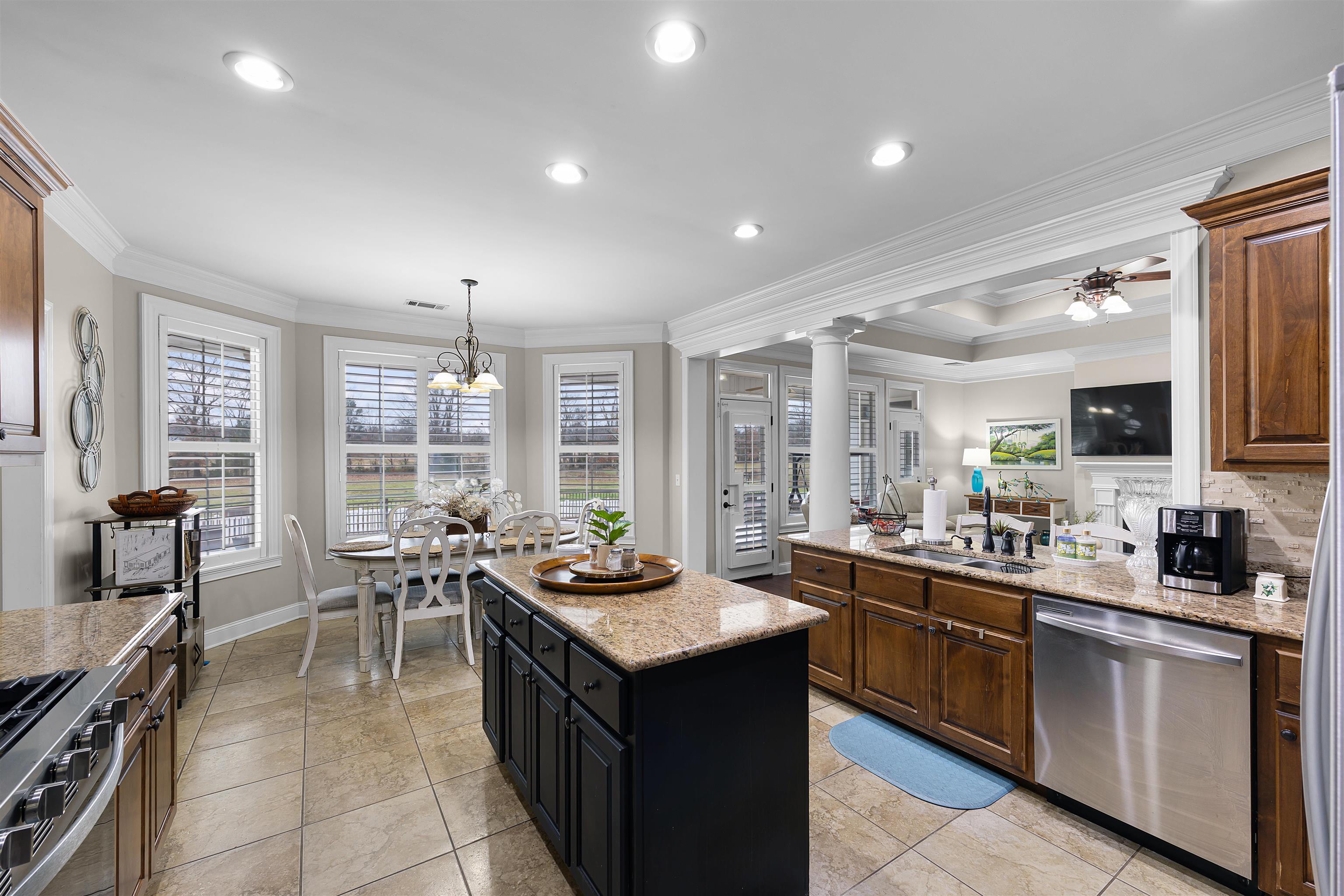 3285 Shadowood Lane Corinth, MS 38834 - Photo 18 of 31 a kitchen with lots of counter top space