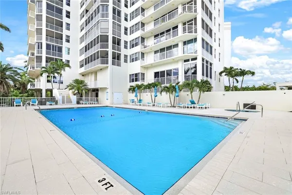 a view of building with outdoor space