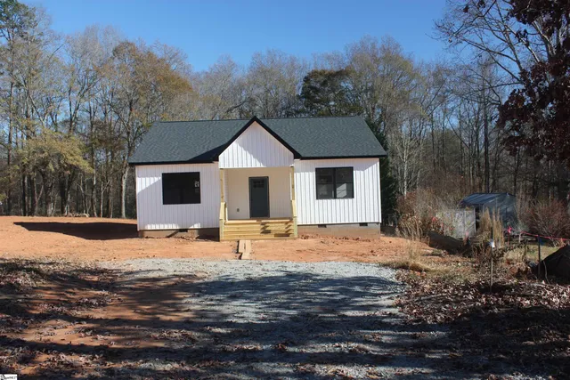 $279,500 | 147 Highland Hills Drive, Campobello, SC 29322