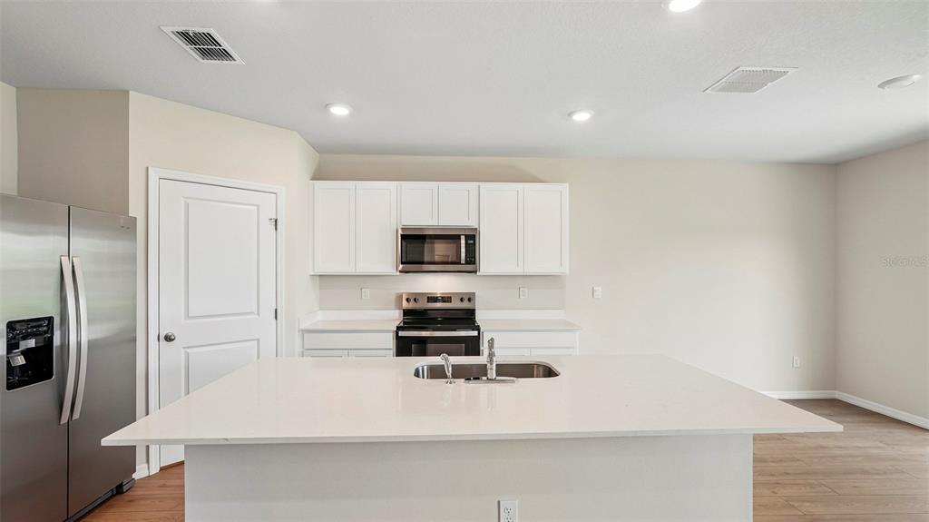 10916 Rabbit Grove Trail Palmetto, FL 34221 - Photo 4 of 52 Gallery Image 4