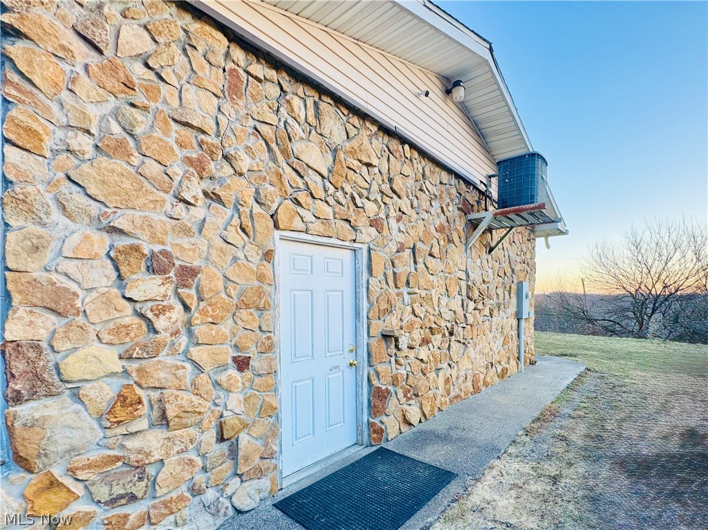 1284 River Road Morgantown, WV 26501 - Photo 5 of 50 LEFT SIDE OF MAIN HOME THAT GOES INTO REC ROOM