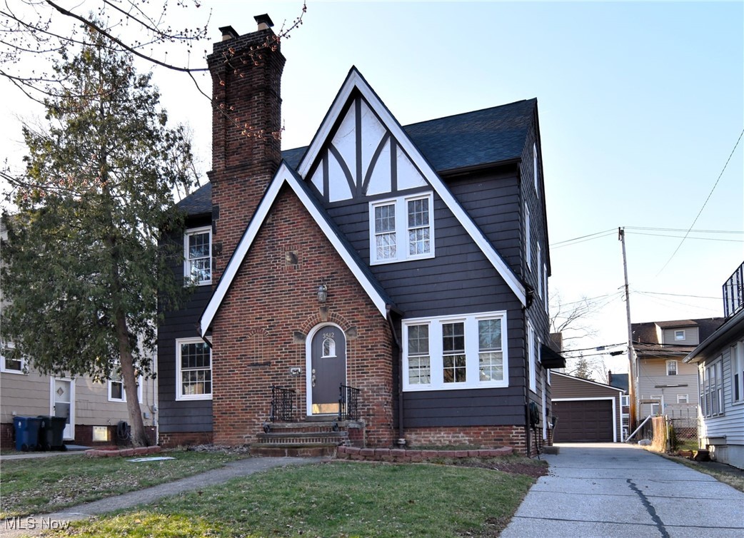 3512 Berkeley Road Cleveland Heights, OH 44118 - Photo 2 of 48