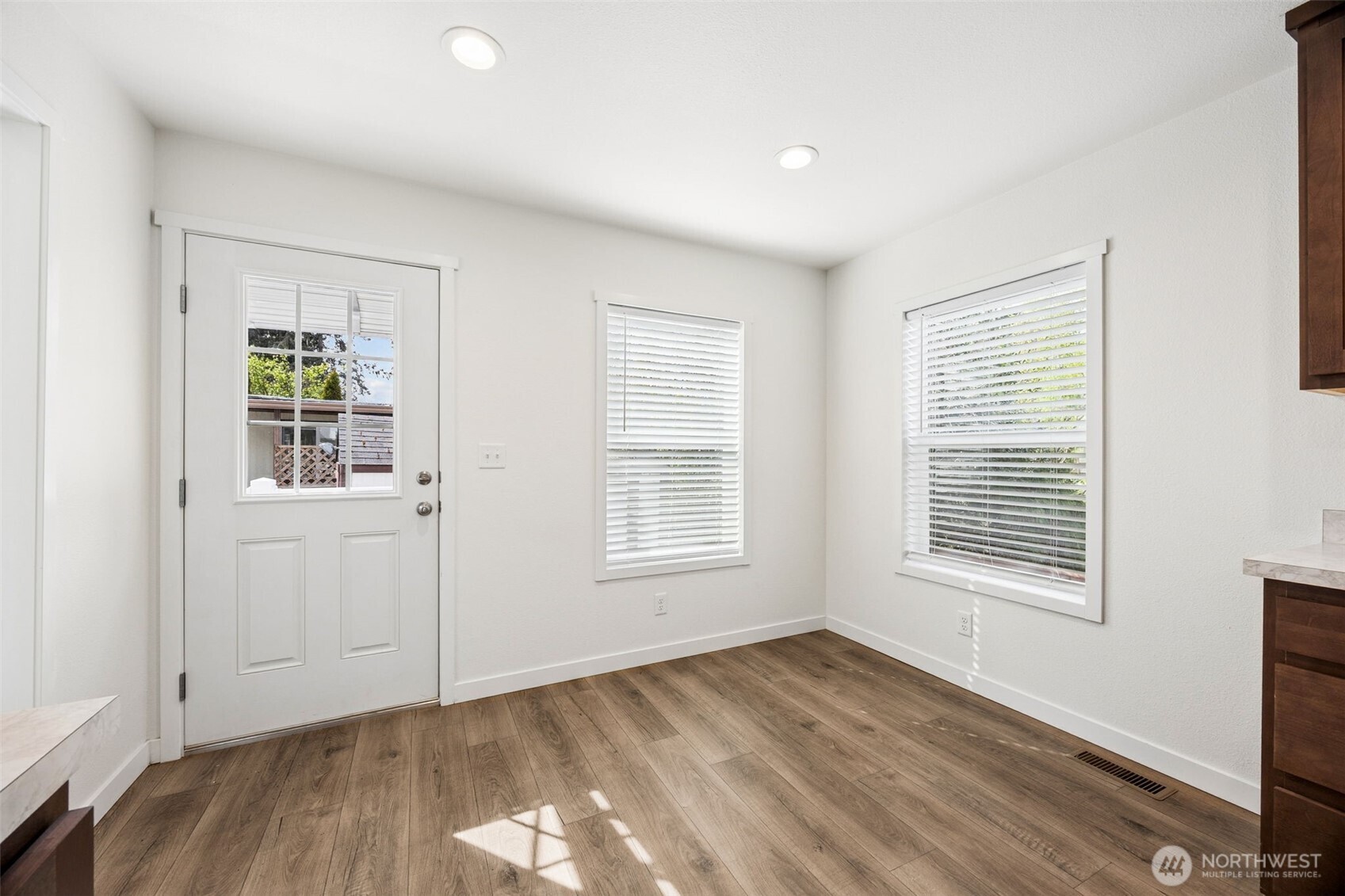 11510 East Riverside Drive, Unit 27 Bothell, WA 98011 - Photo 11 of 23