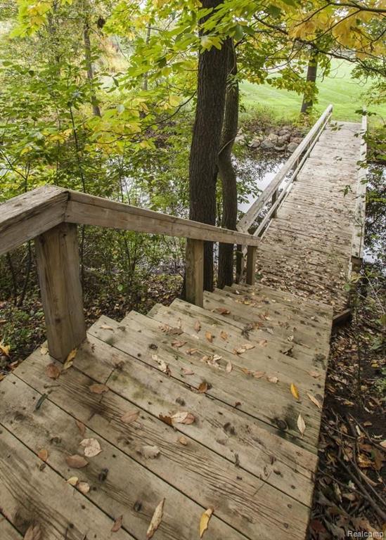 950 Lake George Road Oakland, MI 48363 - Photo 28 of 34 Gallery Image 28