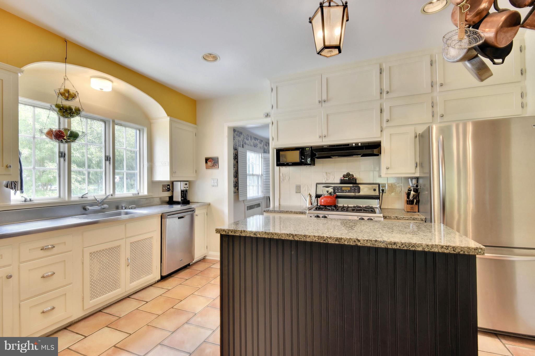 8024 Rider Avenue Towson, MD 21204 - Photo 14 of 30 Kitchen