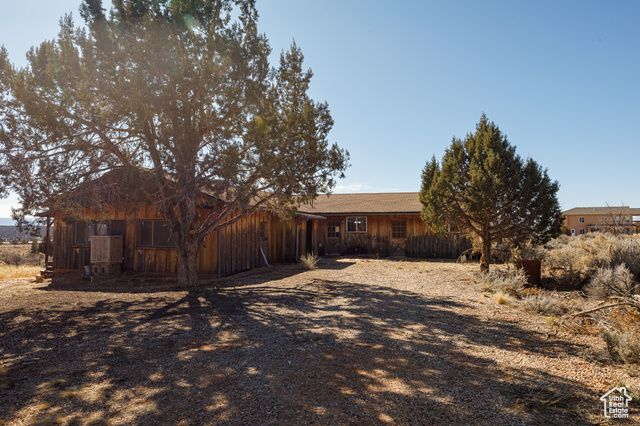 6026 East Zion Road Kanab, UT 84741 - Photo 6 of 27 View of rear view of property