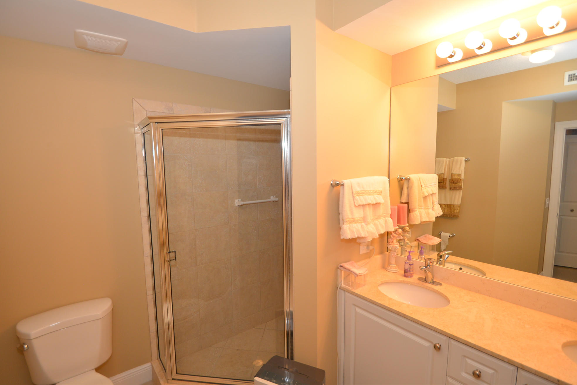 1660 Renaissance Commons Boulevard, Unit 2111 Boynton Beach, FL 33426 - Photo 18 of 31 DSC_2845
