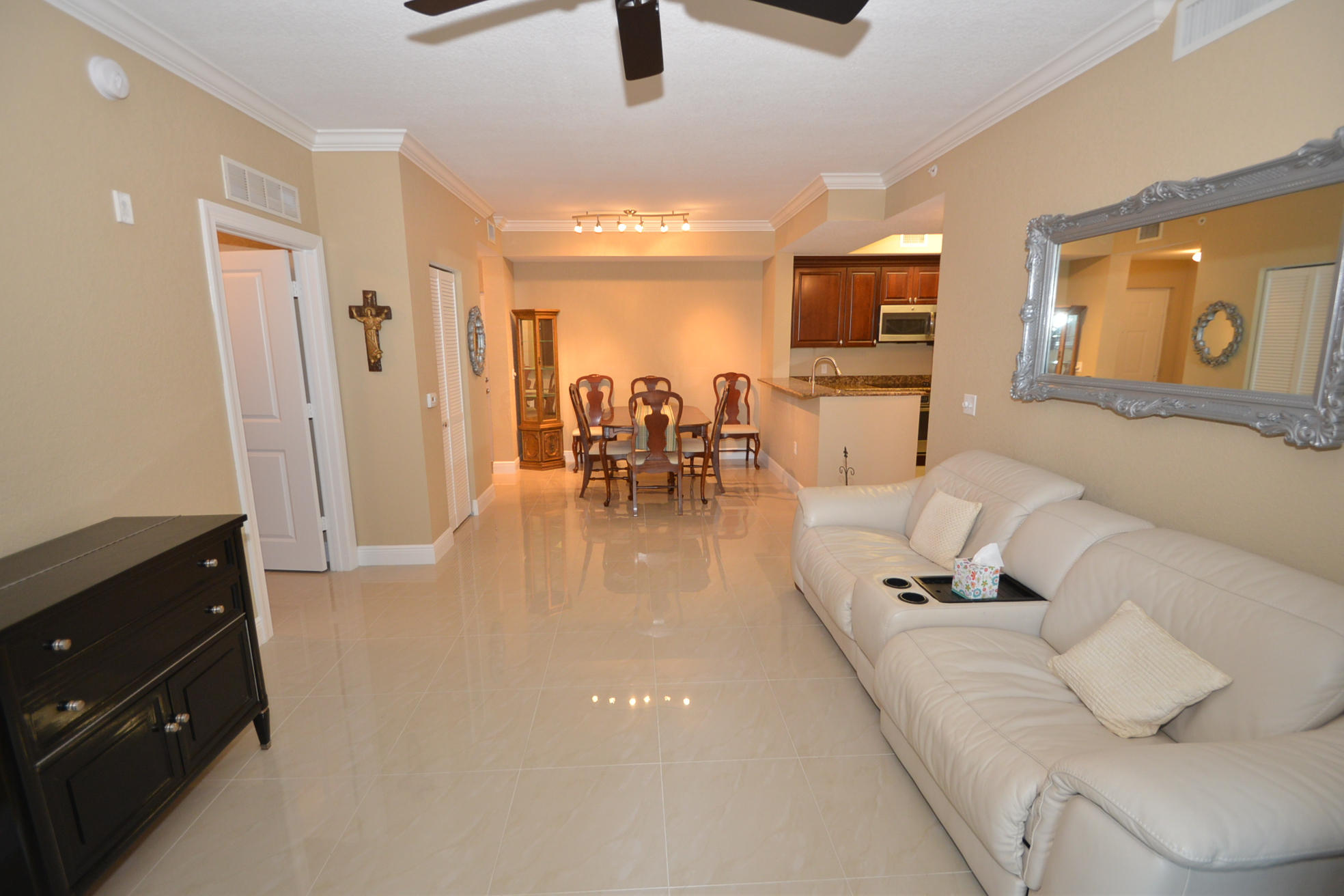 1660 Renaissance Commons Boulevard, Unit 2111 Boynton Beach, FL 33426 - Photo 3 of 31 DSC_2820