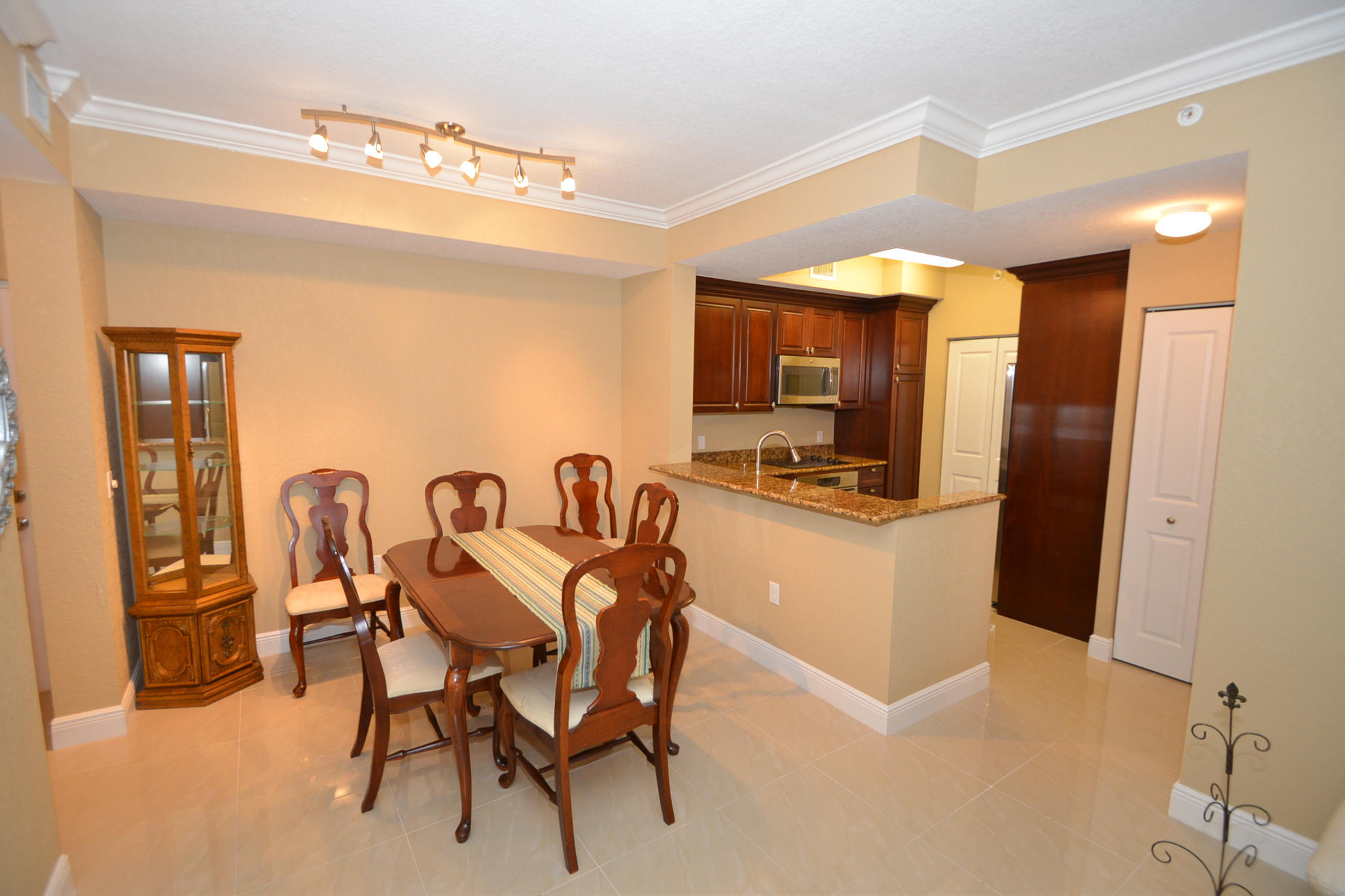 1660 Renaissance Commons Boulevard, Unit 2111 Boynton Beach, FL 33426 - Photo 4 of 31 DSC_2821