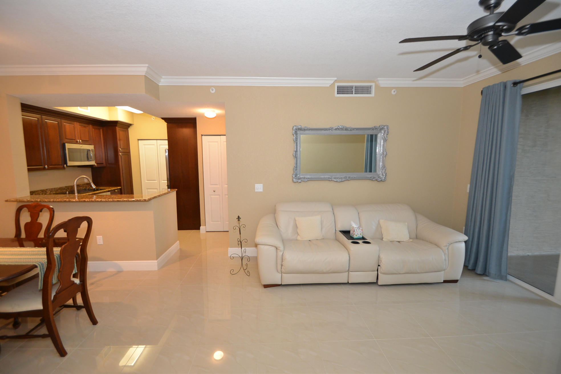 1660 Renaissance Commons Boulevard, Unit 2111 Boynton Beach, FL 33426 - Photo 10 of 31 DSC_2831