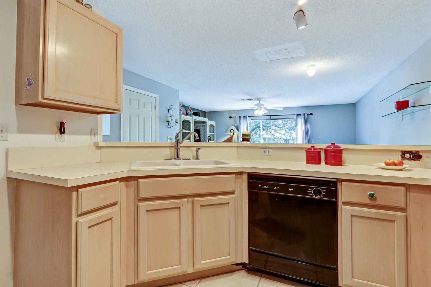 248 Timberwalk Trail, Unit 248 Jupiter, FL 33458 - Photo 8 of 17 248 Timberwalk Trail Jupiter-large-009-8