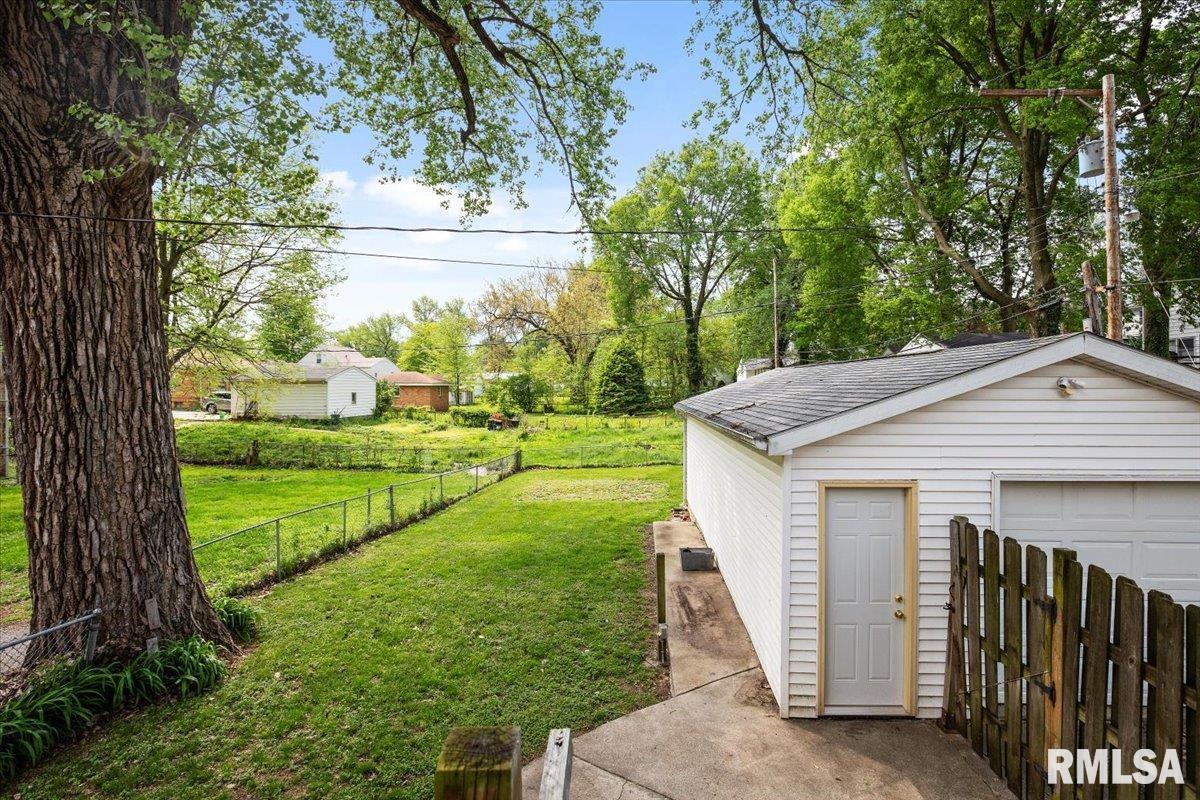 616 East Keys Avenue Springfield, IL 62702 - Photo 8 of 23