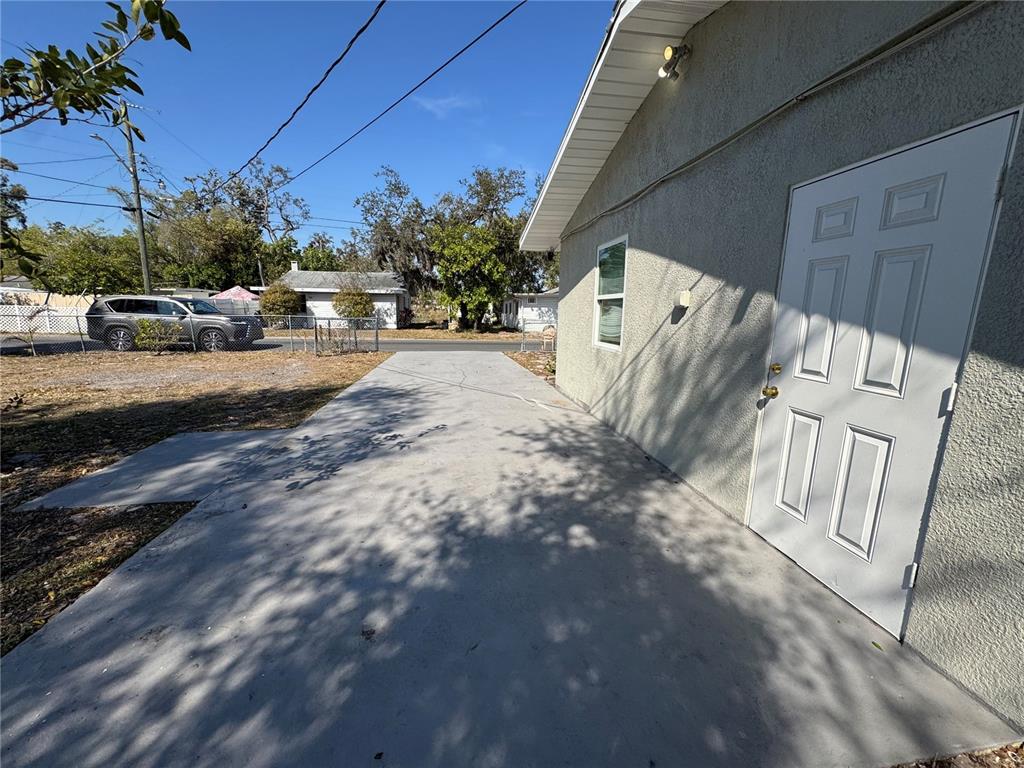 2802 5th Street East Bradenton, FL 34208 - Photo 5 of 10