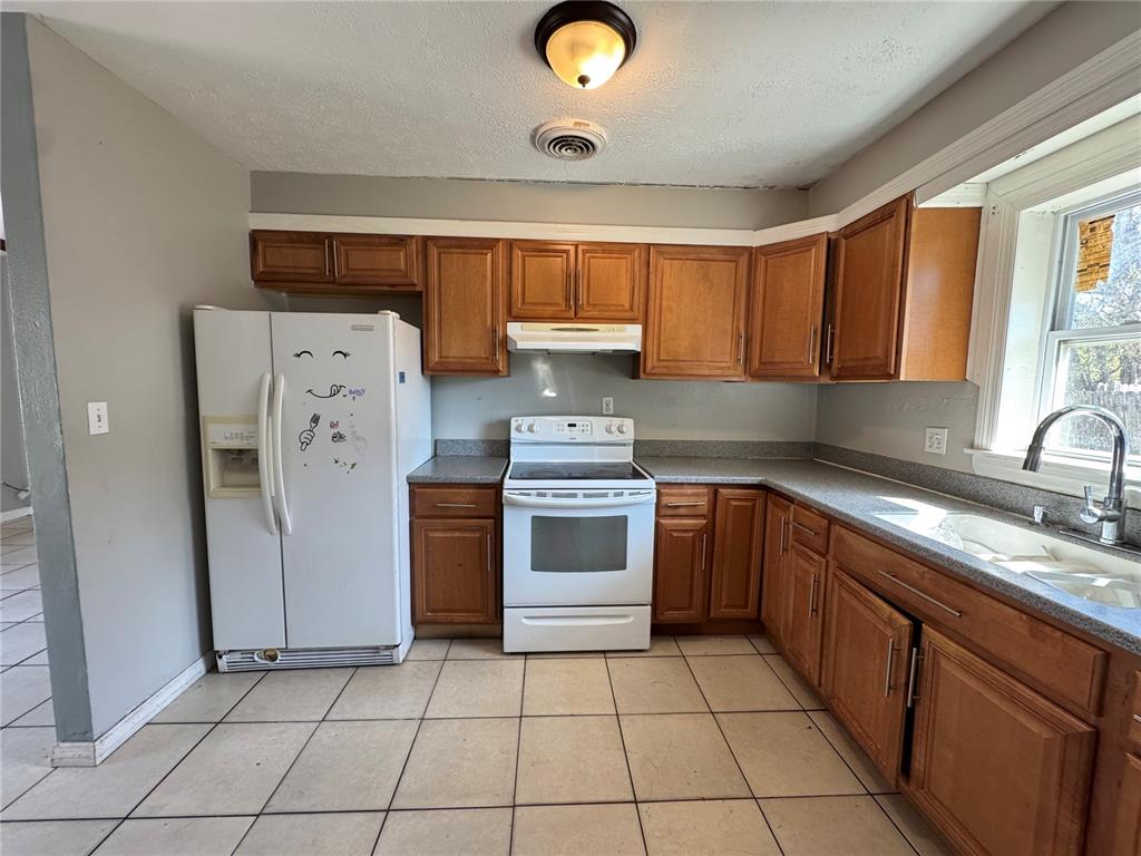 2802 5th Street East Bradenton, FL 34208 - Photo 7 of 10