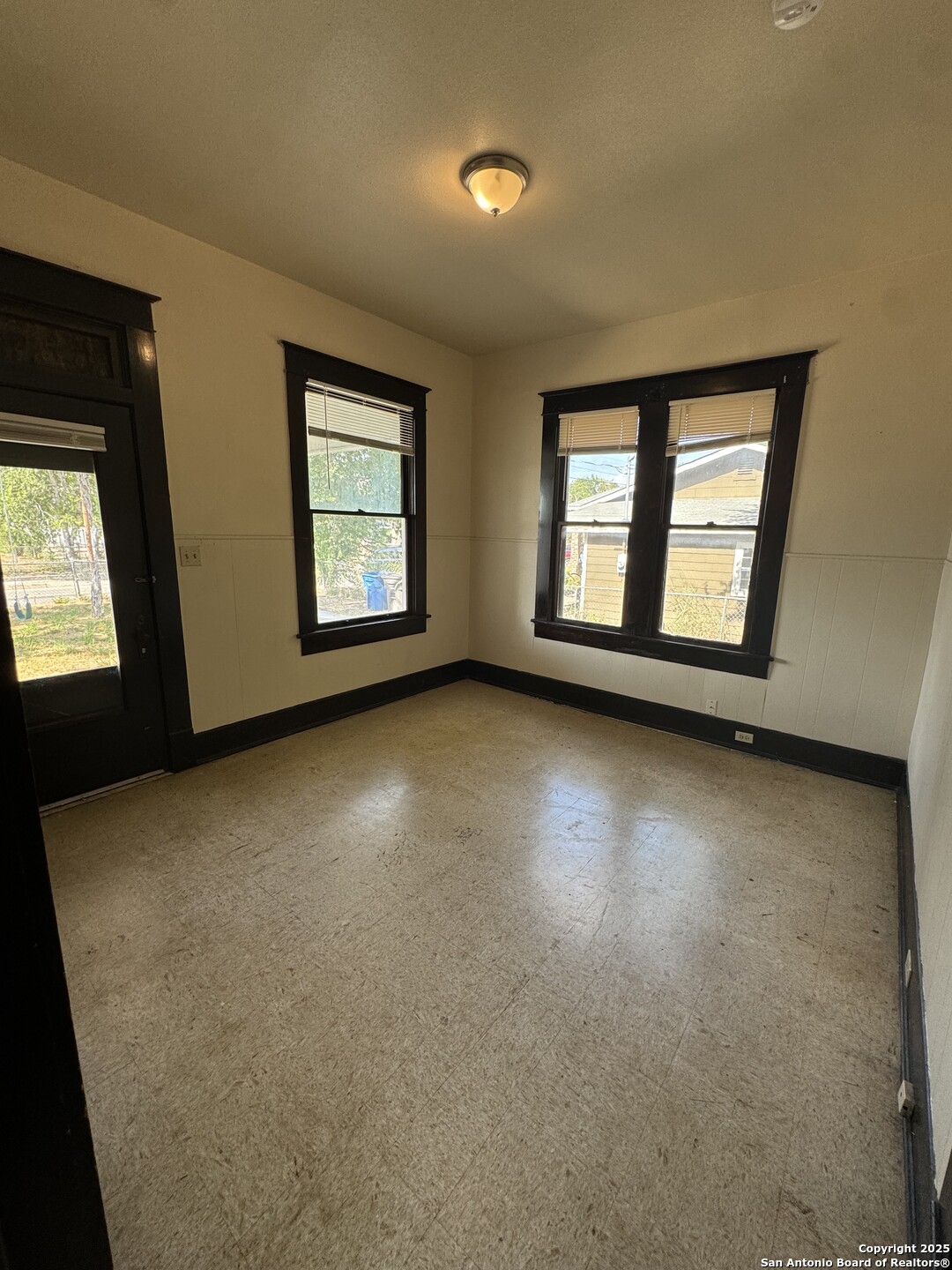 262 Orchard Road San Antonio, TX 78220 - Photo 14 of 16 an empty room with windows