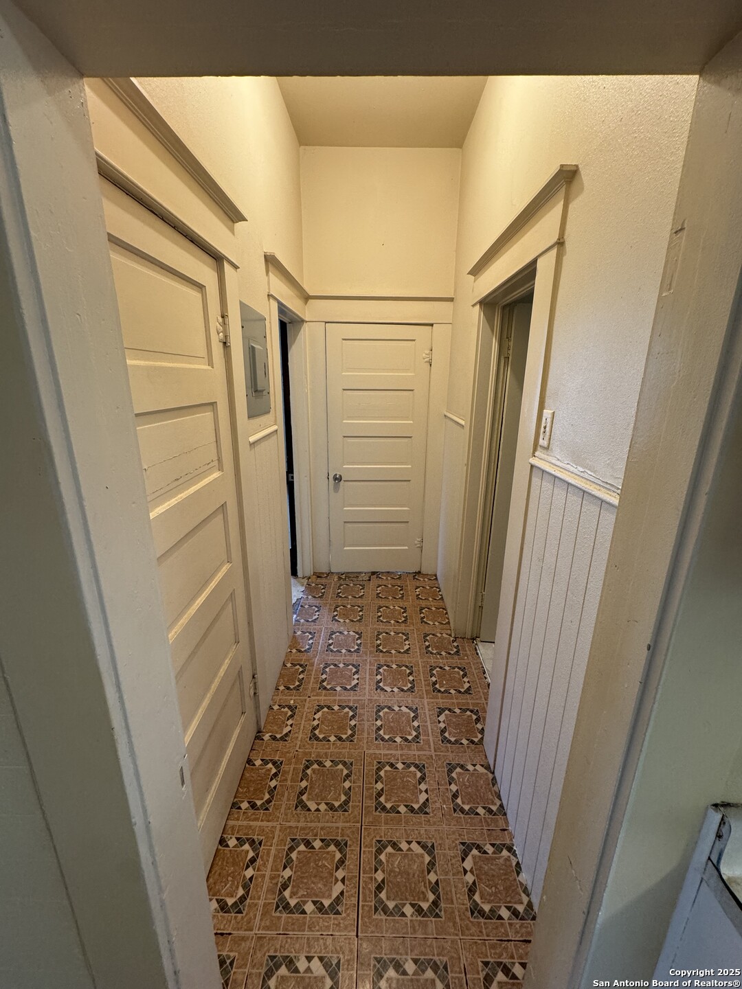 262 Orchard Road San Antonio, TX 78220 - Photo 10 of 16 a view of closet