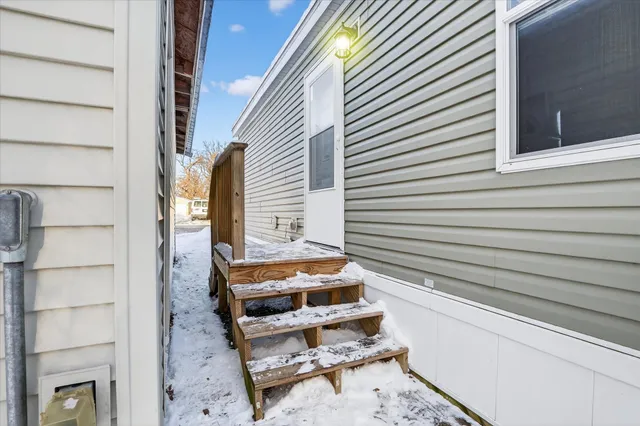 $109,000 | 96 Falling Creek Circle, Unit 96, Janesville, WI 53548