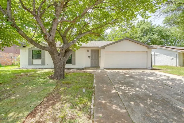$259,900 | 113 Quail Creek Drive, Crowley, TX 76036