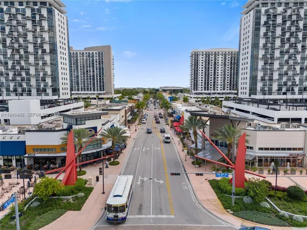 $2,450 | 5300 Paseo Boulevard, Unit 1707, Doral, FL 33166