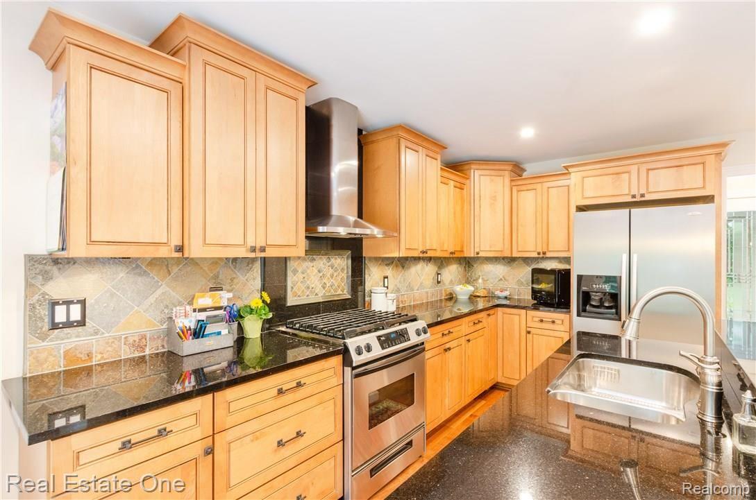 8925 North Ridge Road Plymouth, MI 48170 - Photo 18 of 52 8925 Ridge RD -0829-Edit.jpg