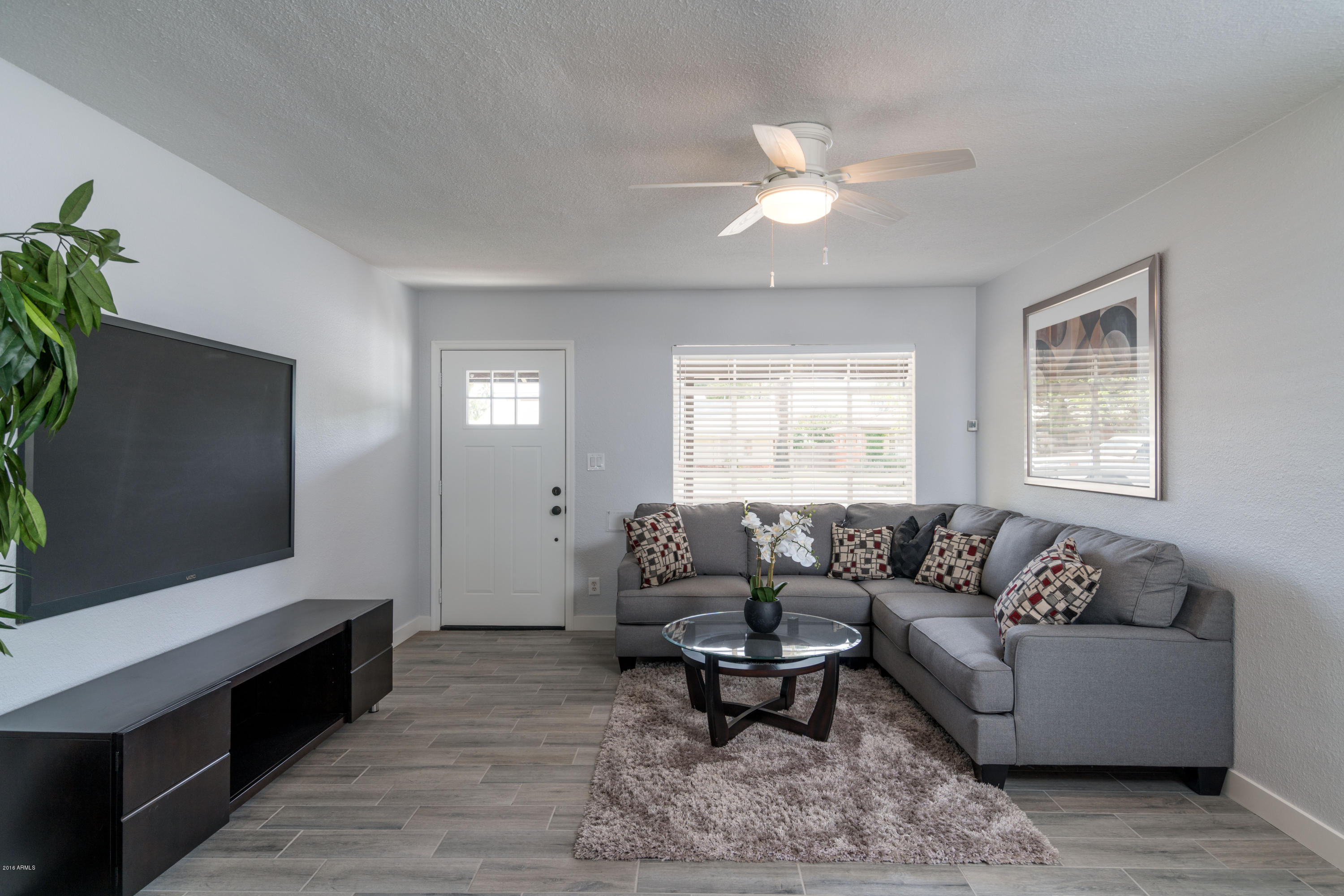1536 West Rovey Avenue Phoenix, AZ 85015 - Photo 2 of 25 DSC07320