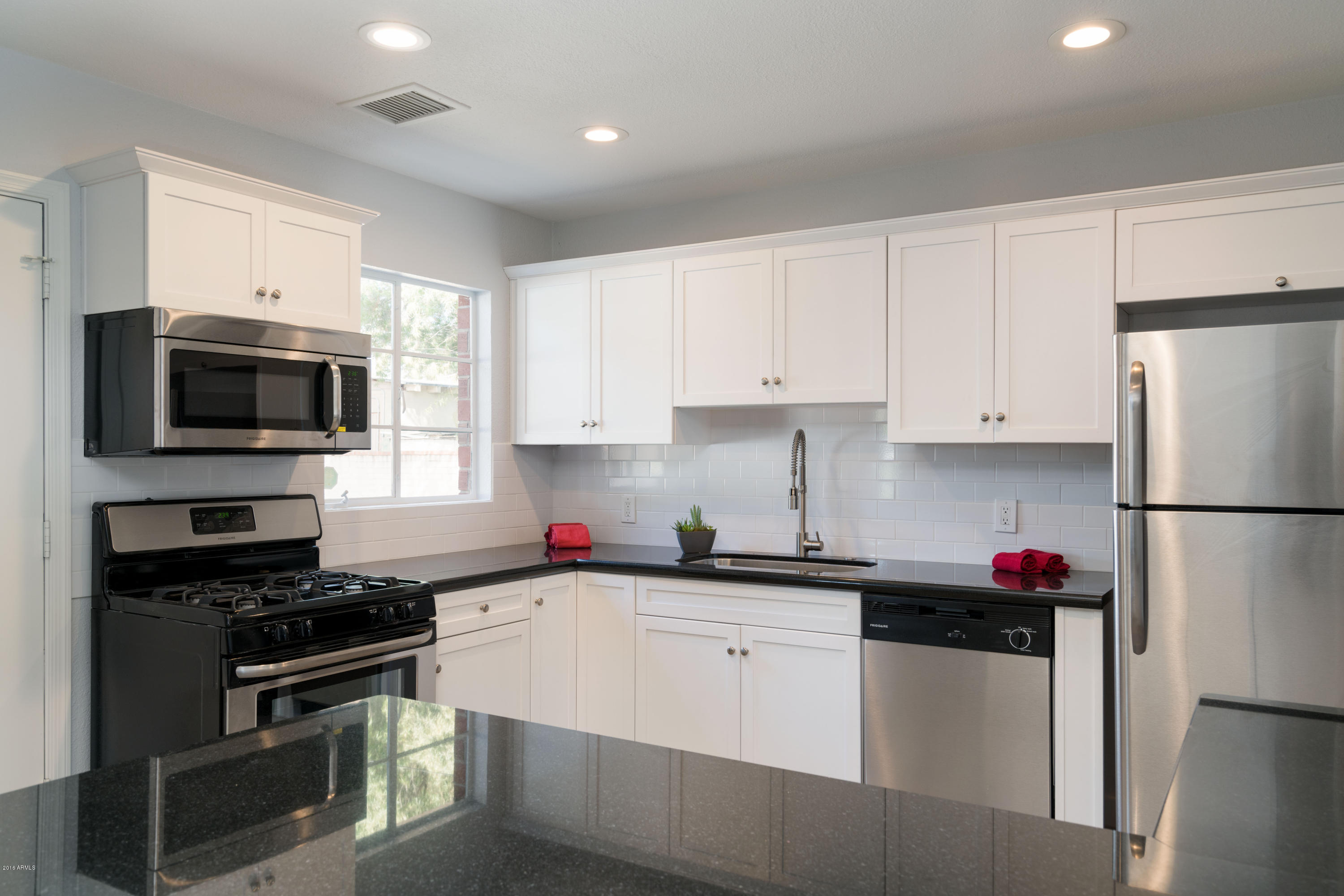 1536 West Rovey Avenue Phoenix, AZ 85015 - Photo 8 of 25 DSC07341