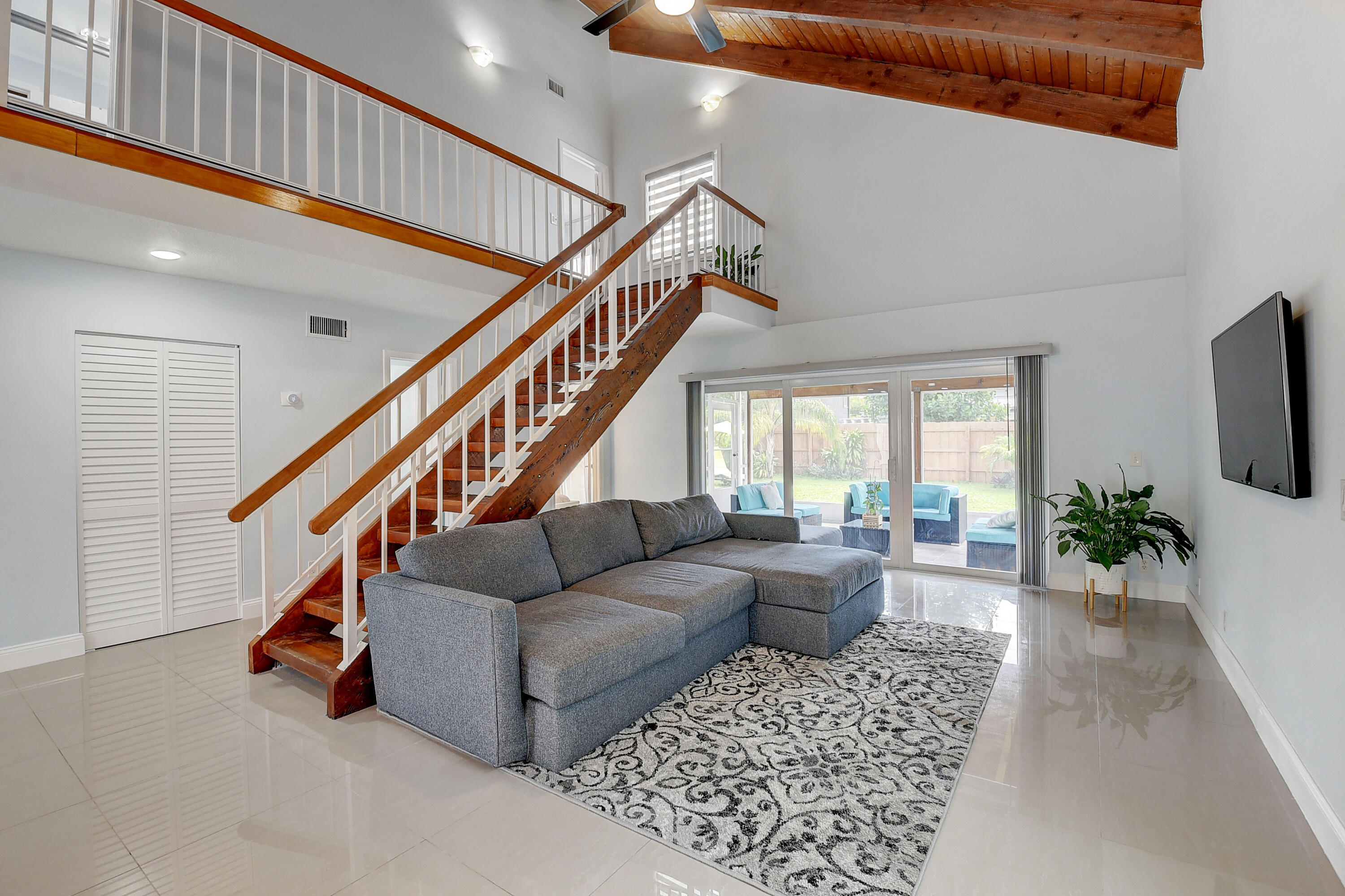 2424 Southridge Road Delray Beach, FL 33444 - Photo 6 of 37 08_dsc_5153_4_5_6_7