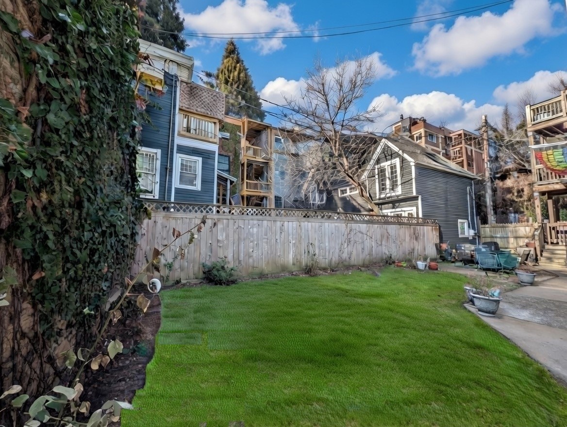 1419 East 56th Street, Unit 1 Chicago, IL 60637 - Photo 34 of 35 a view of a back yard