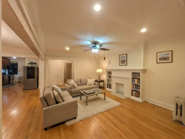 $349,000 | 1419 East 56th Street, Unit 1, Chicago, IL 60637