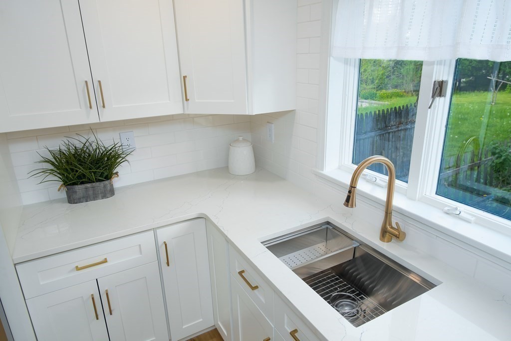 25 Valmor Street Worcester, MA 01604 - Photo 13 of 41 Gallery Image 13