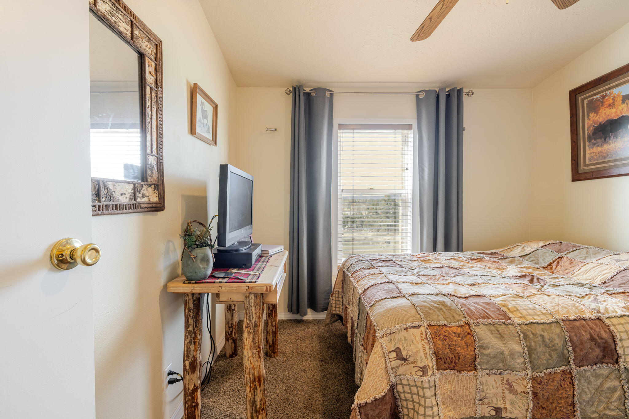 21070 Robin Avenue Bend, OR 97703 - Photo 34 of 62 28-web-or-mls-21070 Robin Avenue Interio